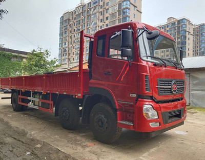 9米6前四后四平板货车 高效运输的得力助手